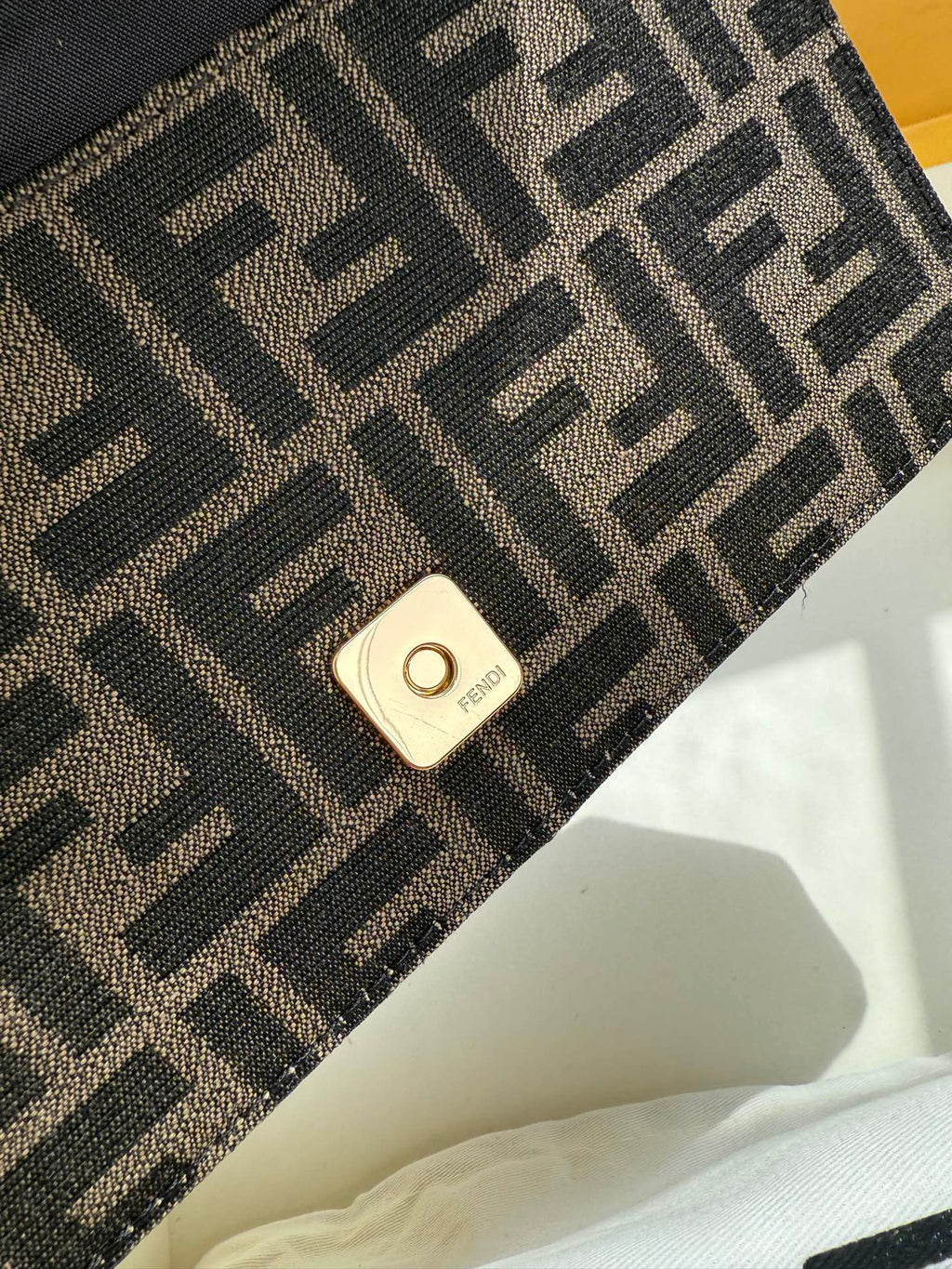 Graphic Chain Wallet