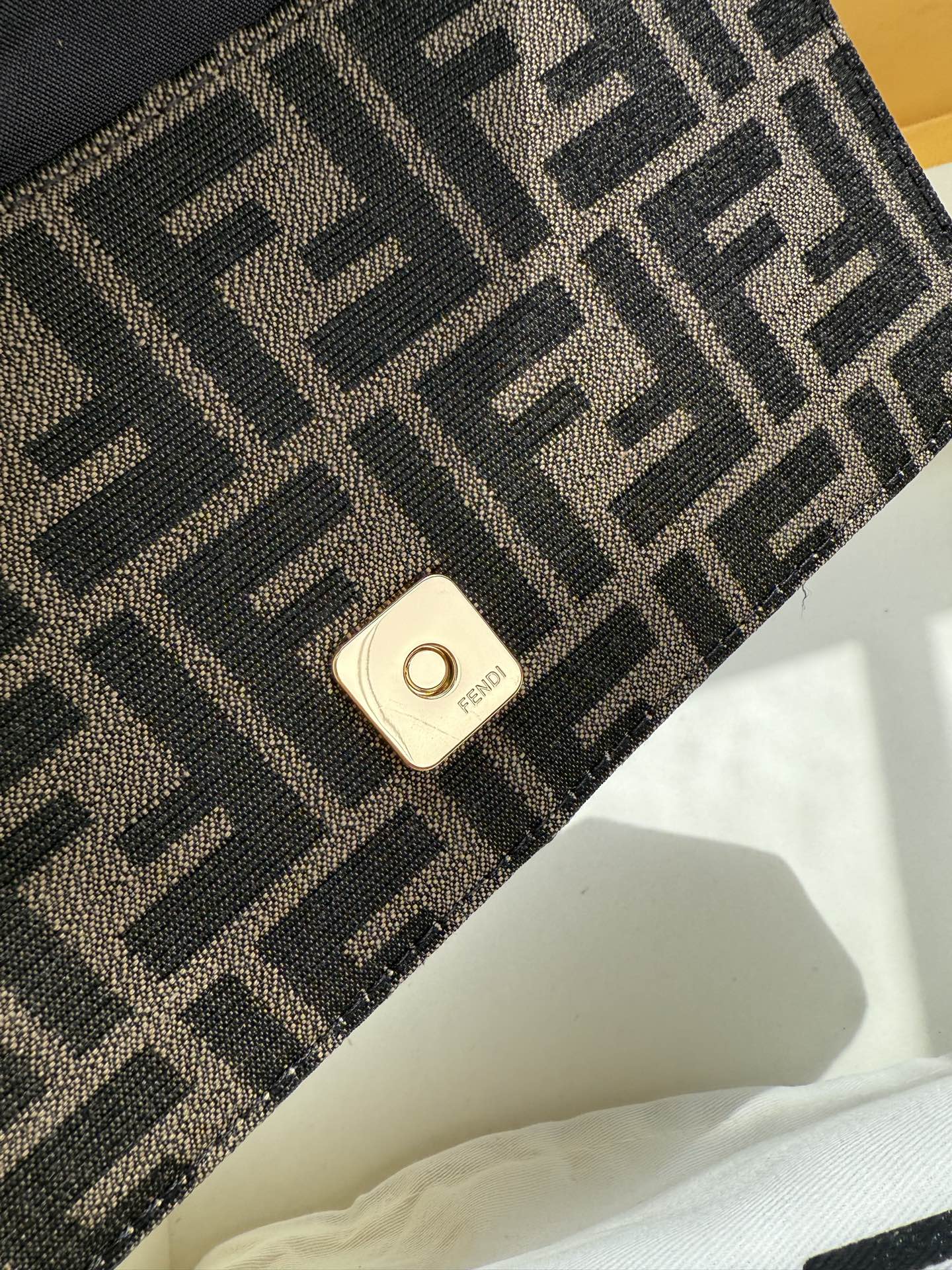 Graphic Chain Wallet