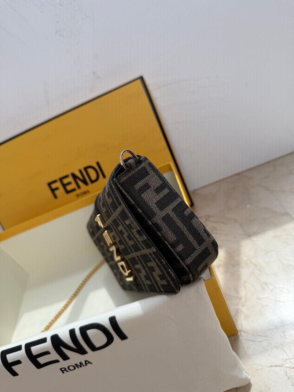 Graphic Chain Wallet