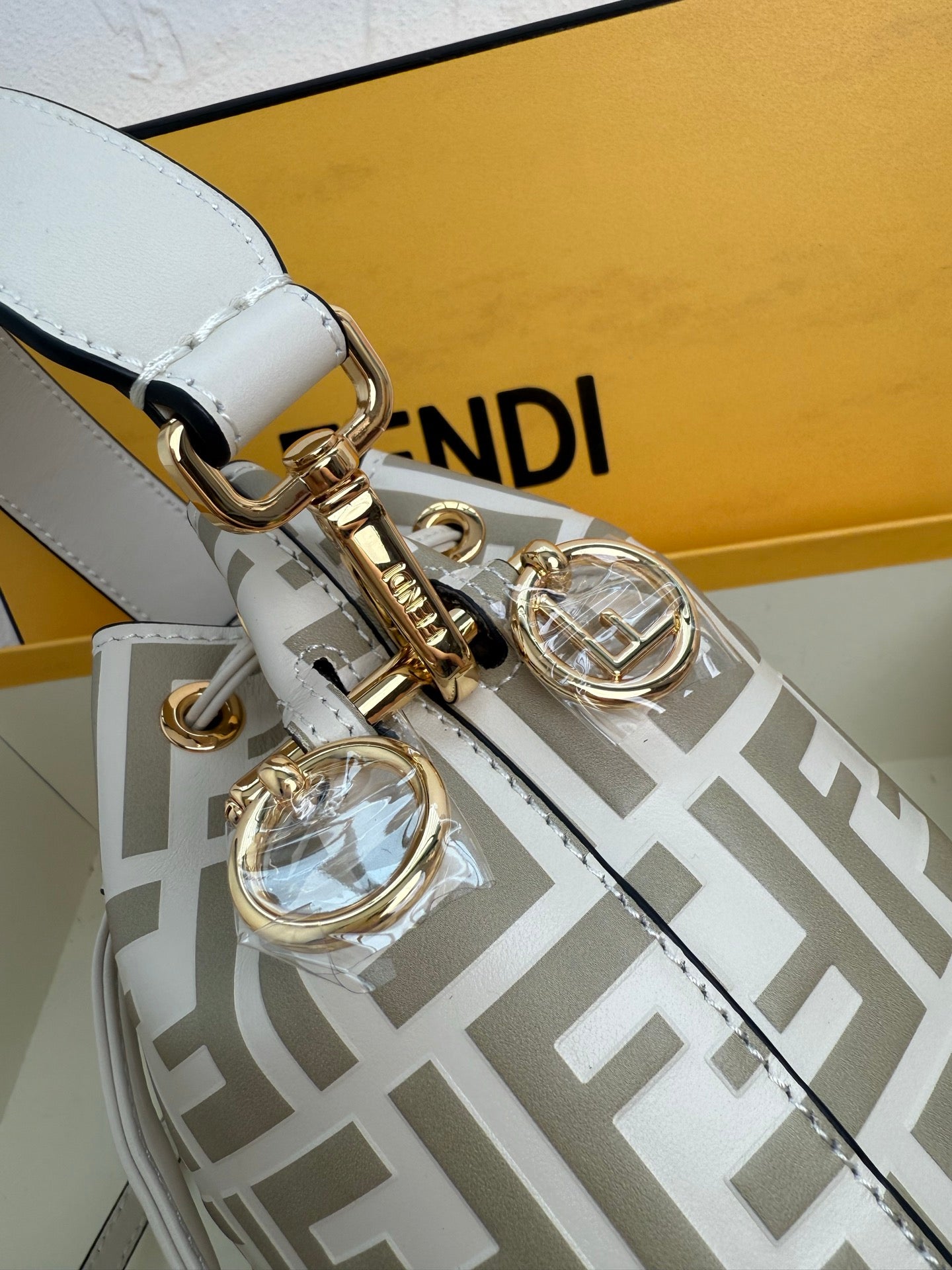 Mon Tresor Bucket Bag