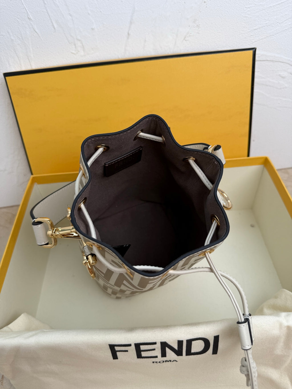 Mon Tresor Bucket Bag