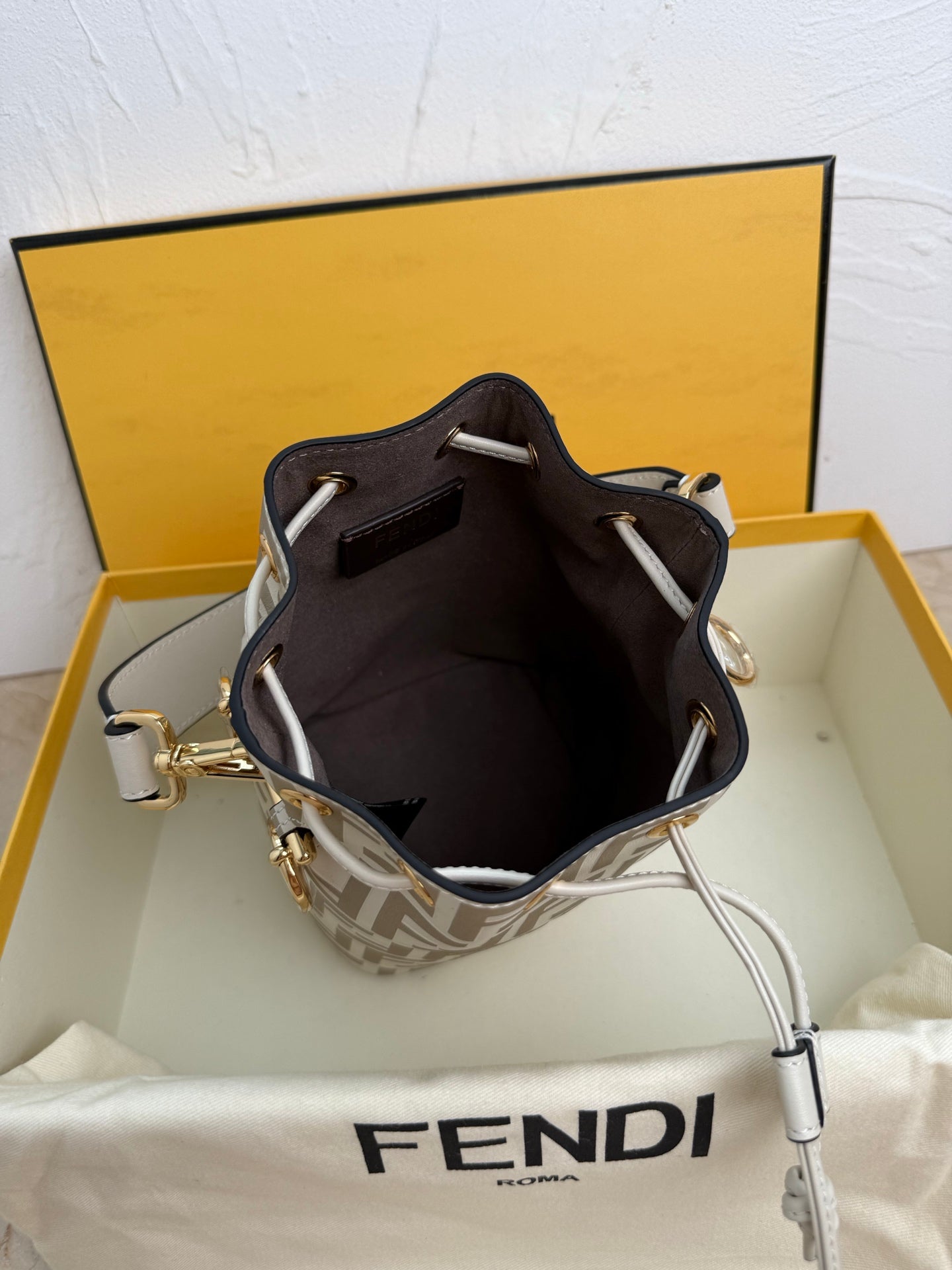 Mon Tresor Bucket Bag