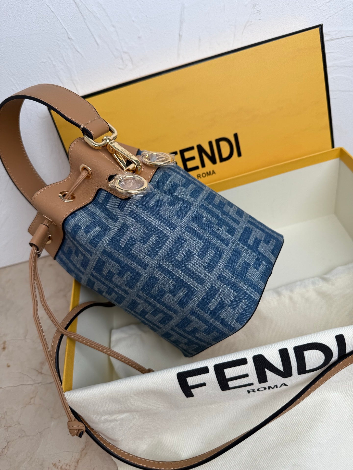 Mon Tresor Bucket Bag