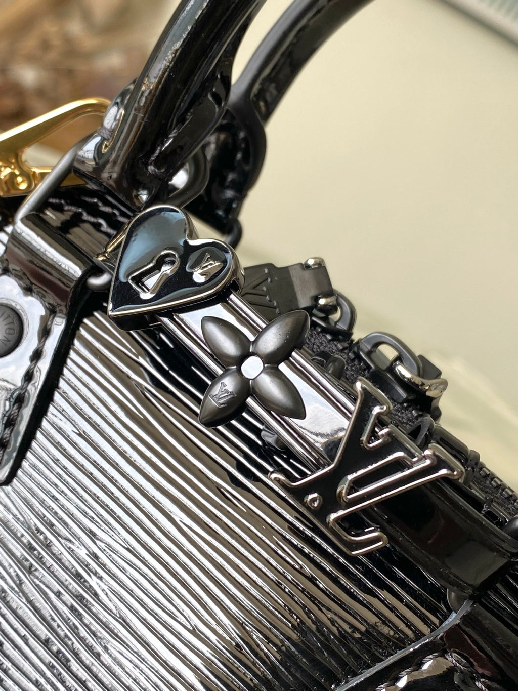 Alma Mini Patent Leather with Chain Strap