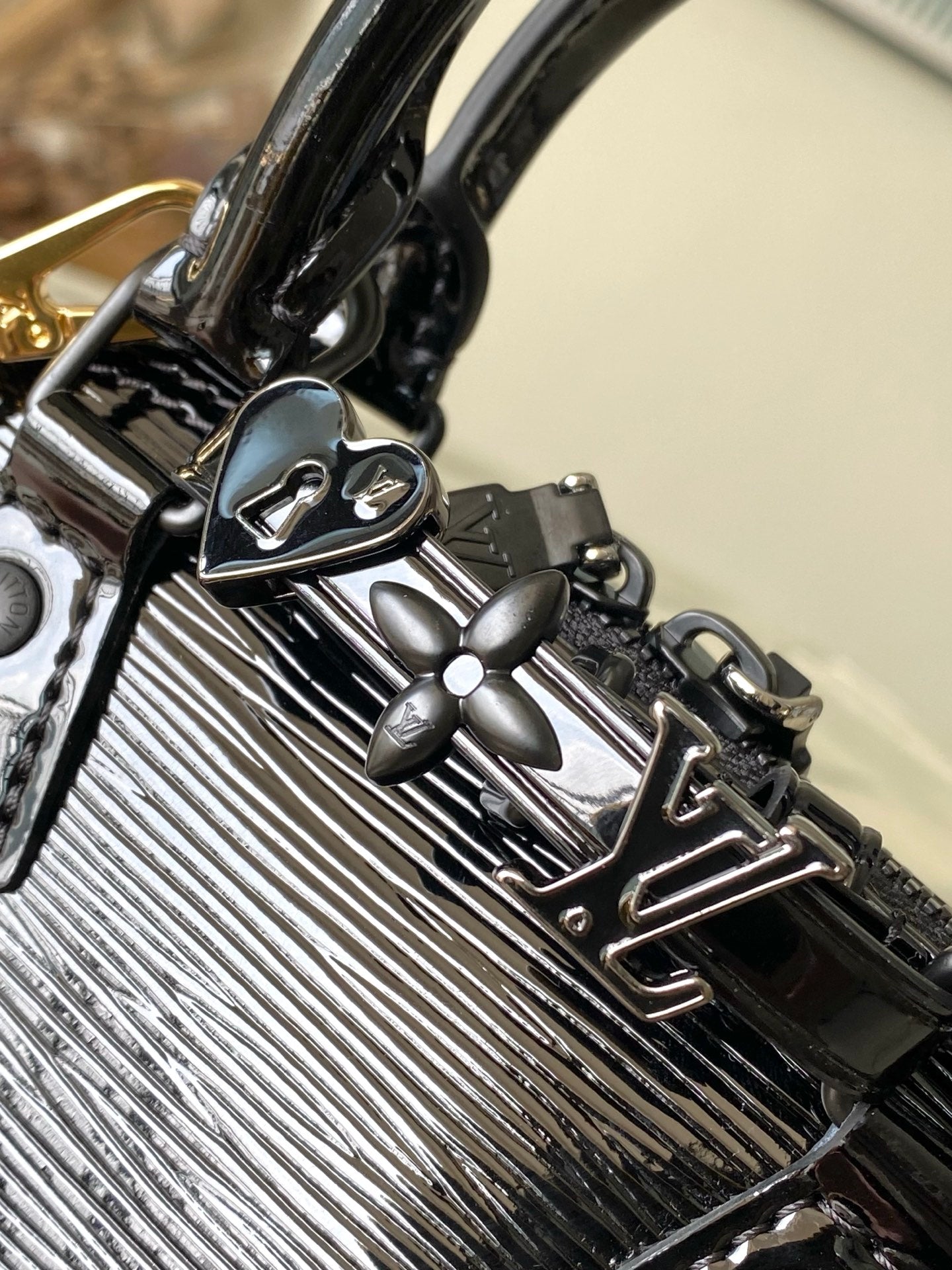 Alma Mini Patent Leather with Chain Strap