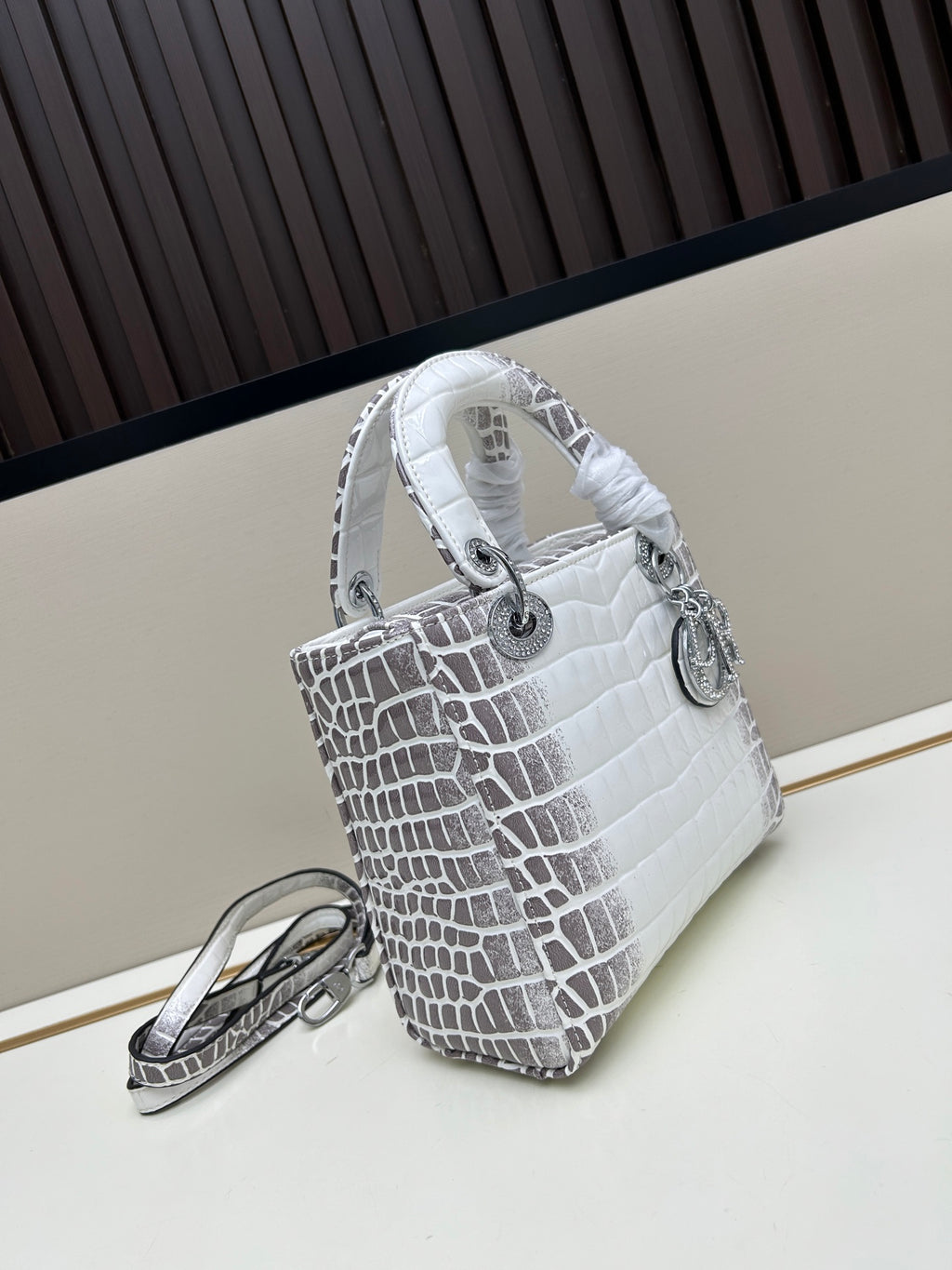Crocodile-Pattern Leather Bag
