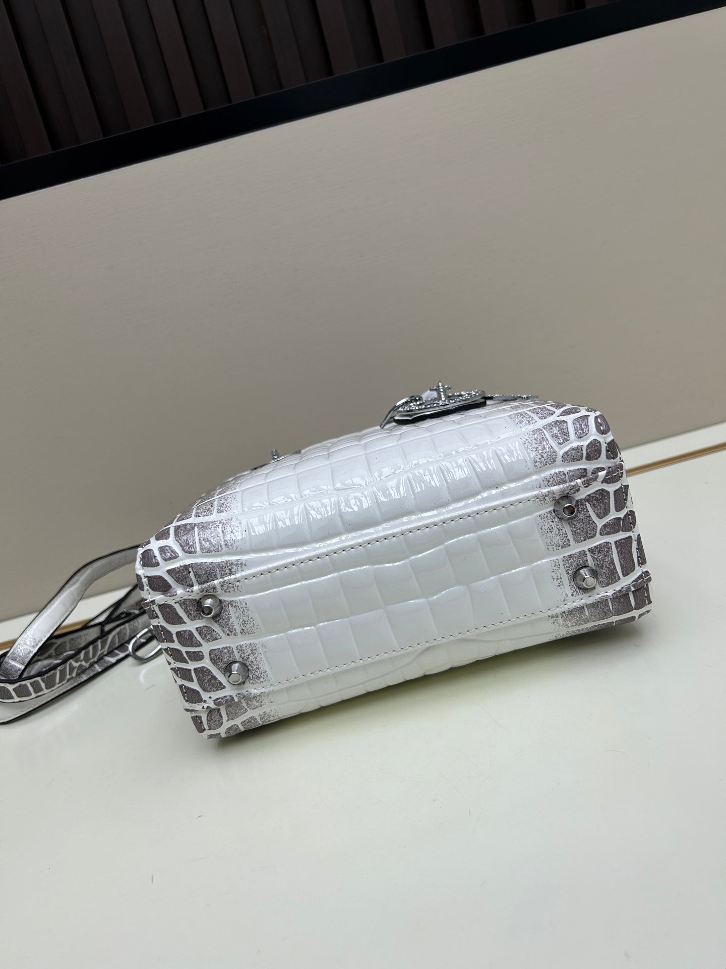 Crocodile-Pattern Leather Bag