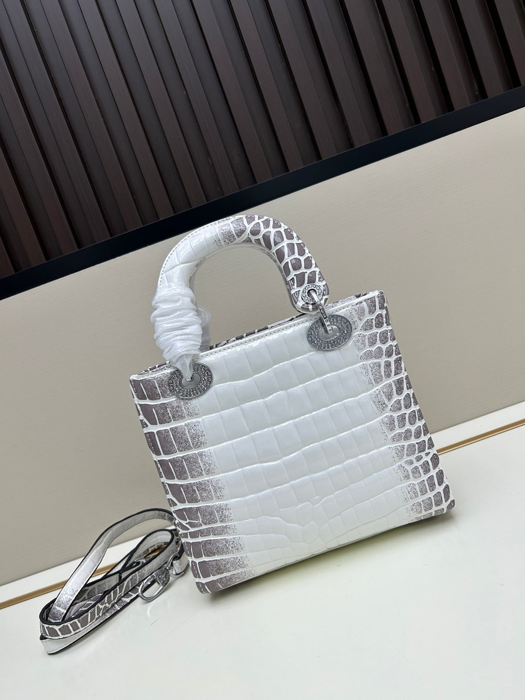 Crocodile-Pattern Leather Bag