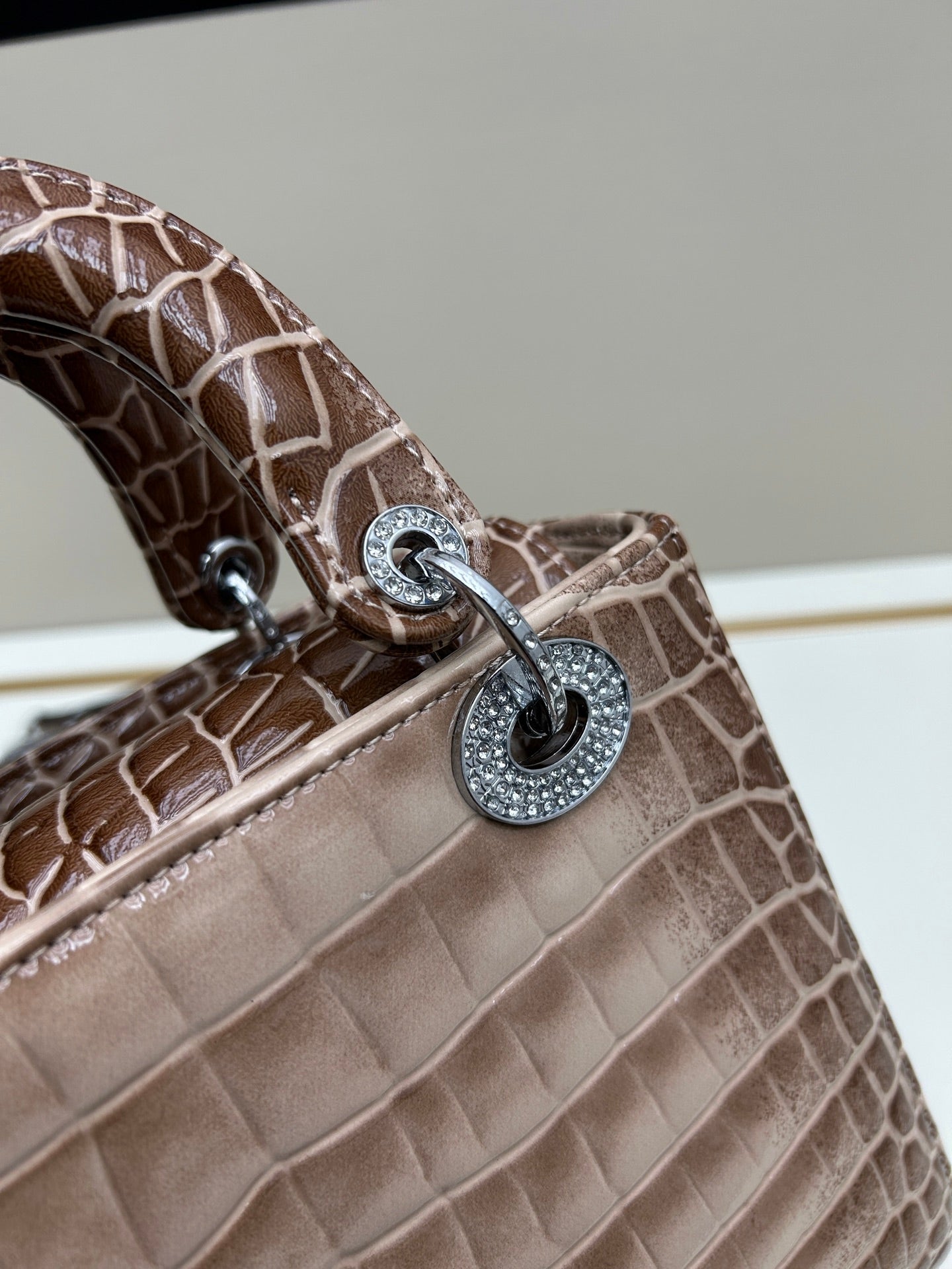 Crocodile-Pattern Leather Bag