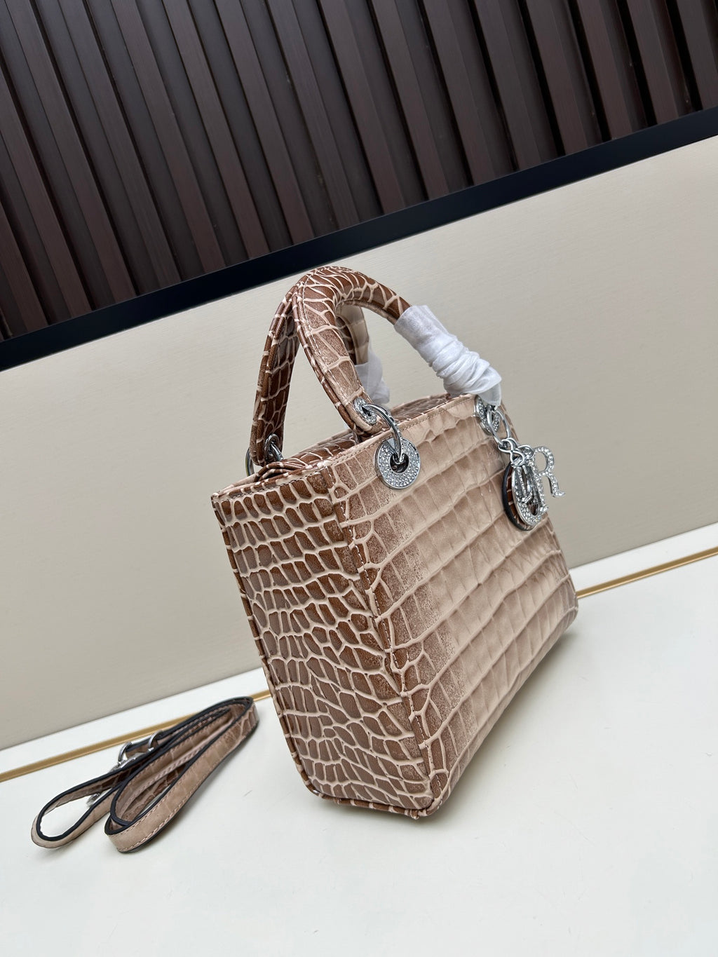 Crocodile-Pattern Leather Bag