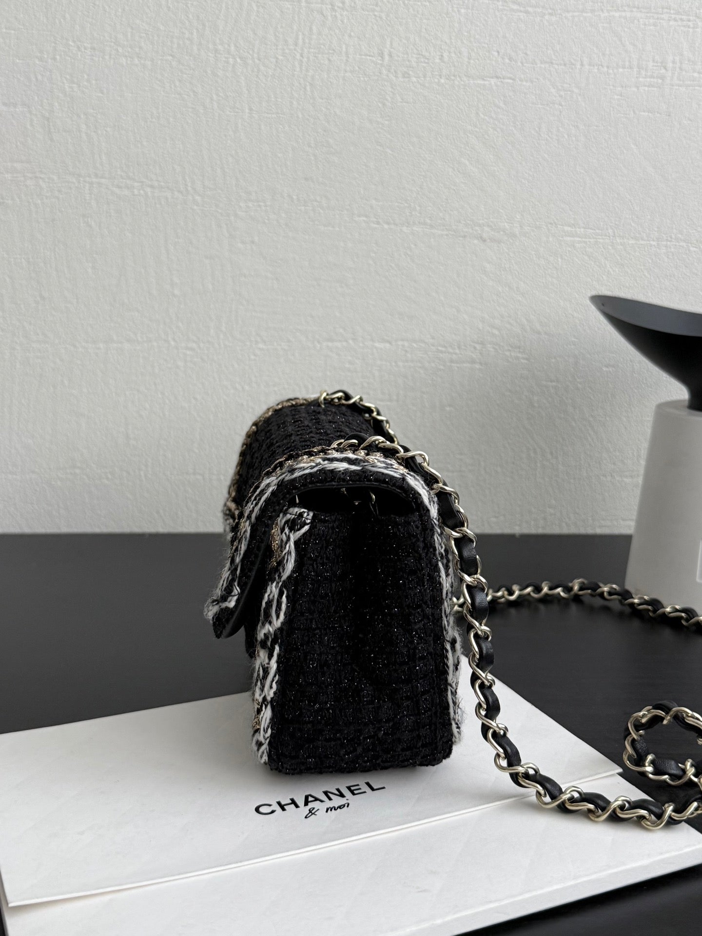 25 Tweed Flap Shoulder Bag