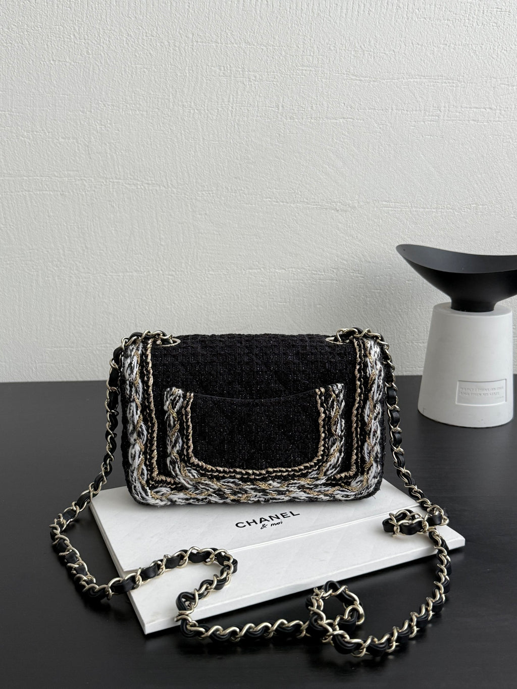 25 Tweed Flap Shoulder Bag