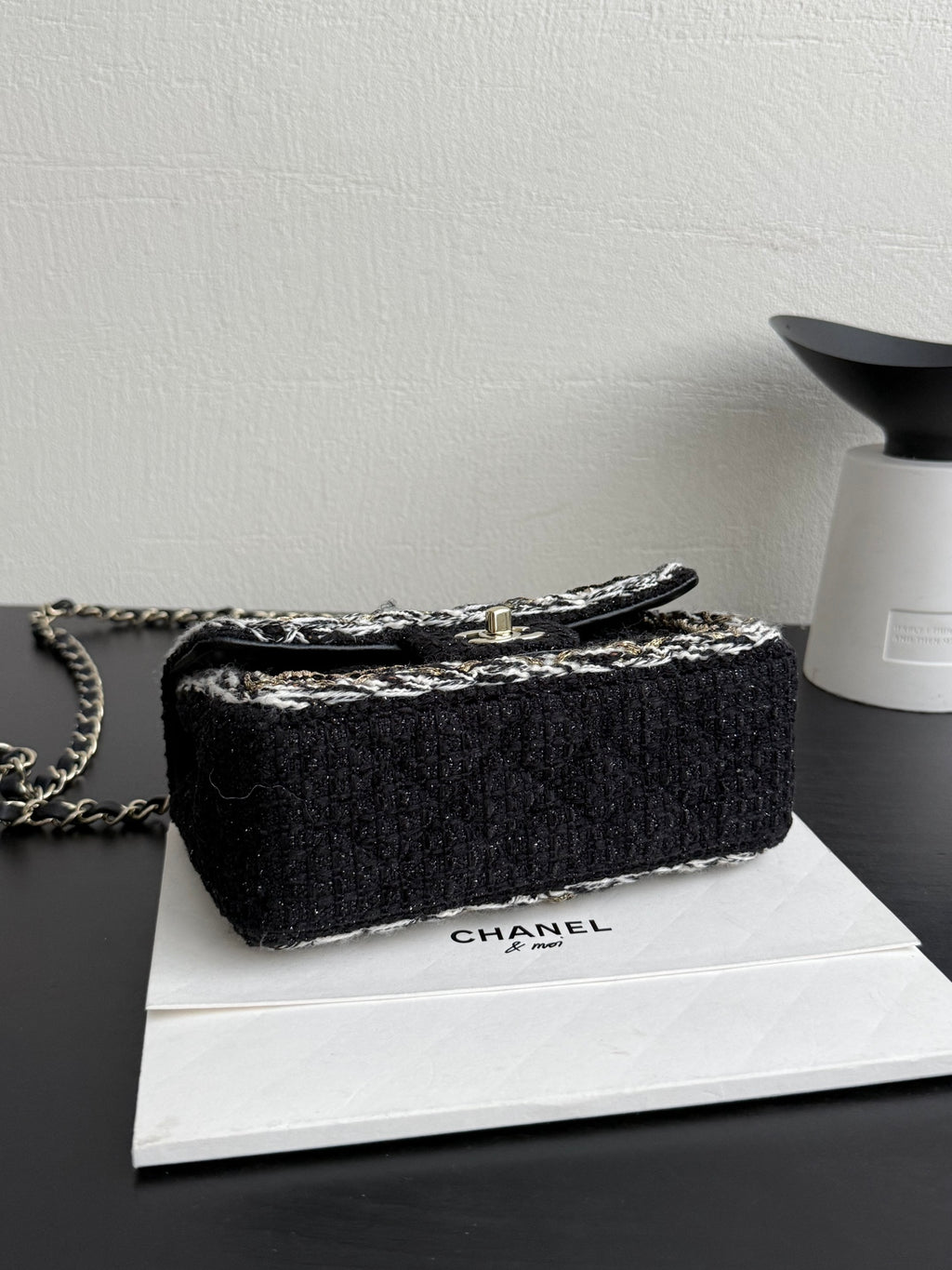 25 Tweed Flap Shoulder Bag