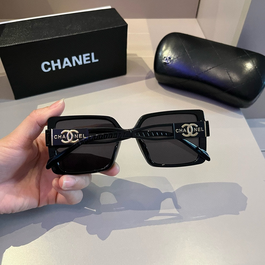 Square Oversized Black Gradient Sunglasses