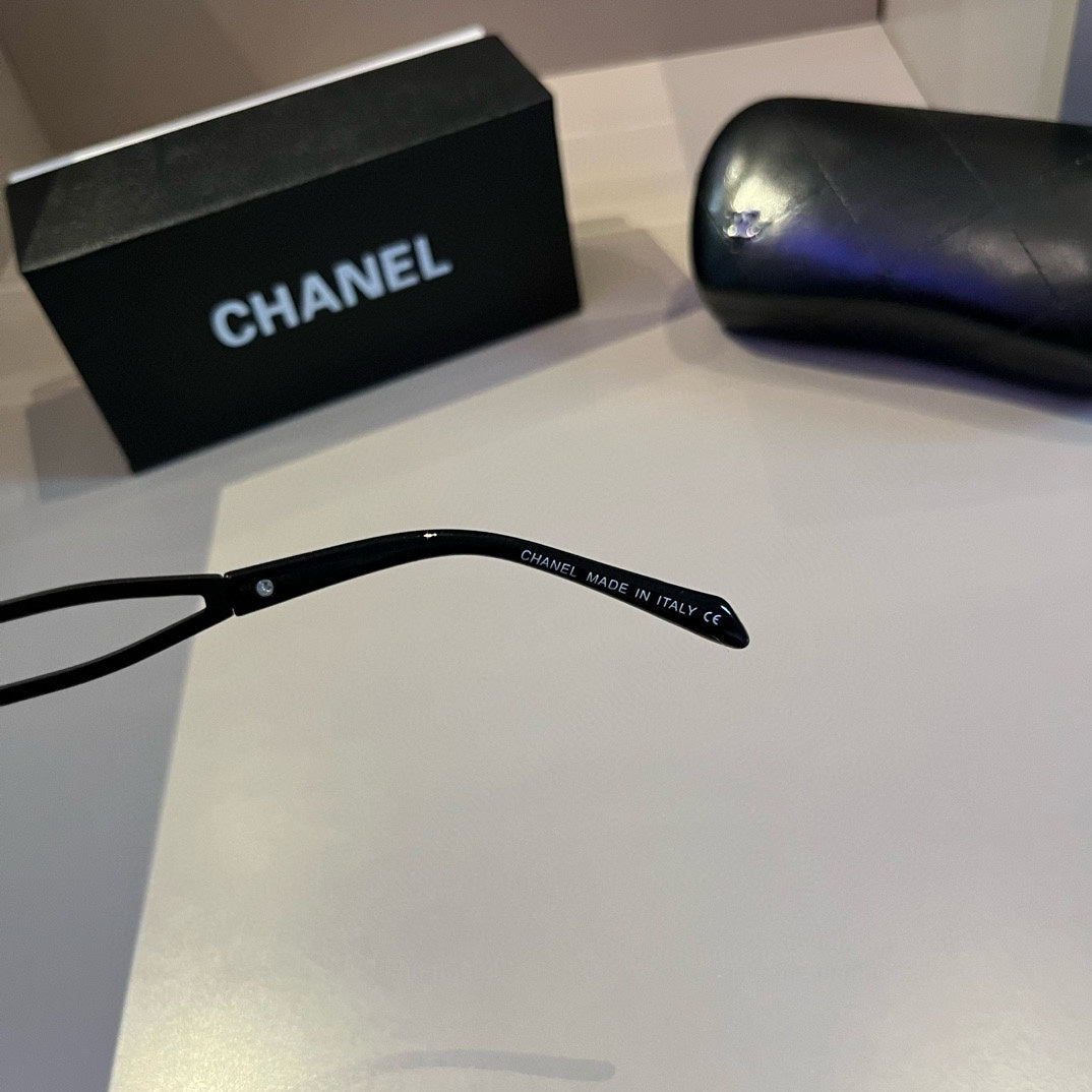 Square Oversized Black Gradient Sunglasses