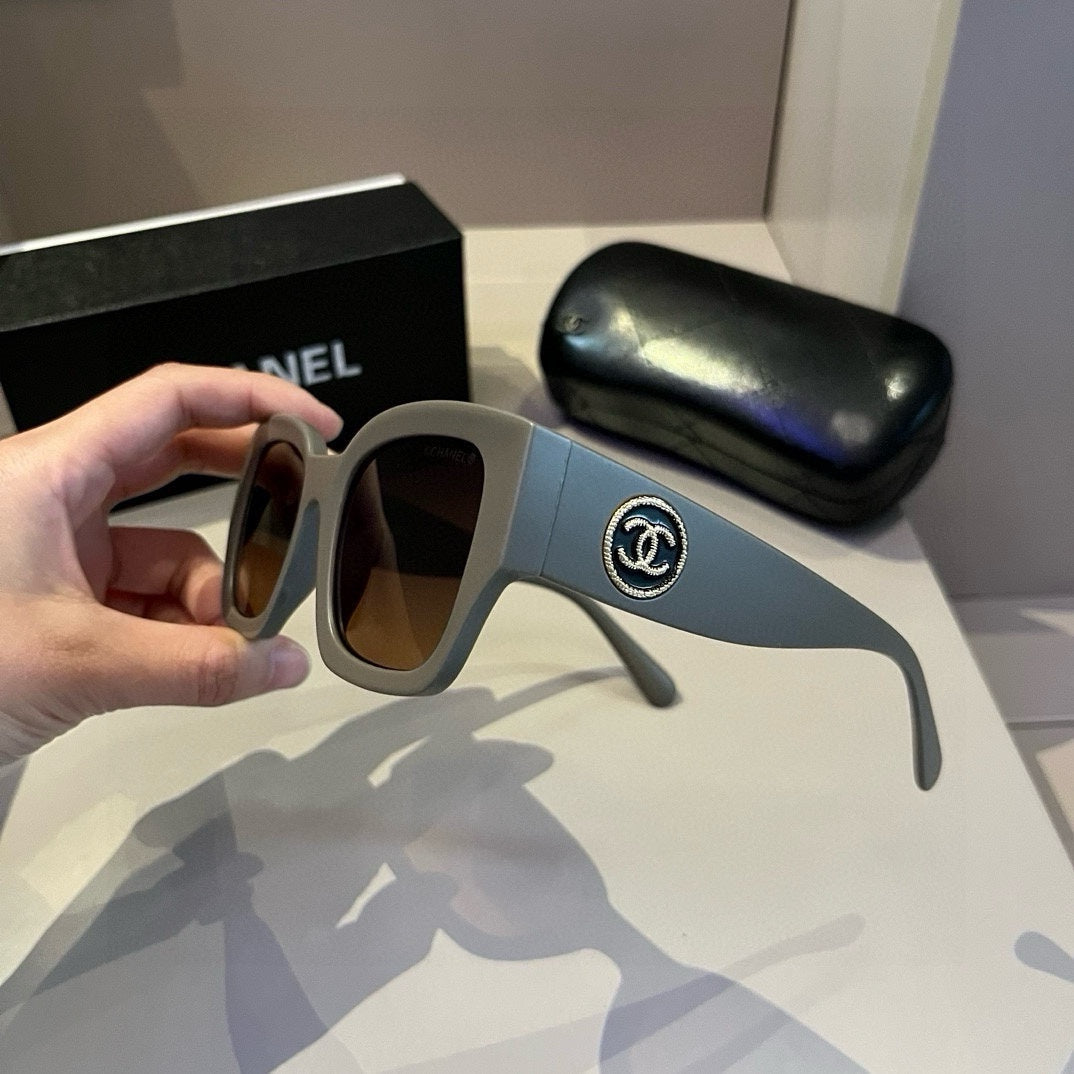 Matte Gray & Black Square Sunglasses