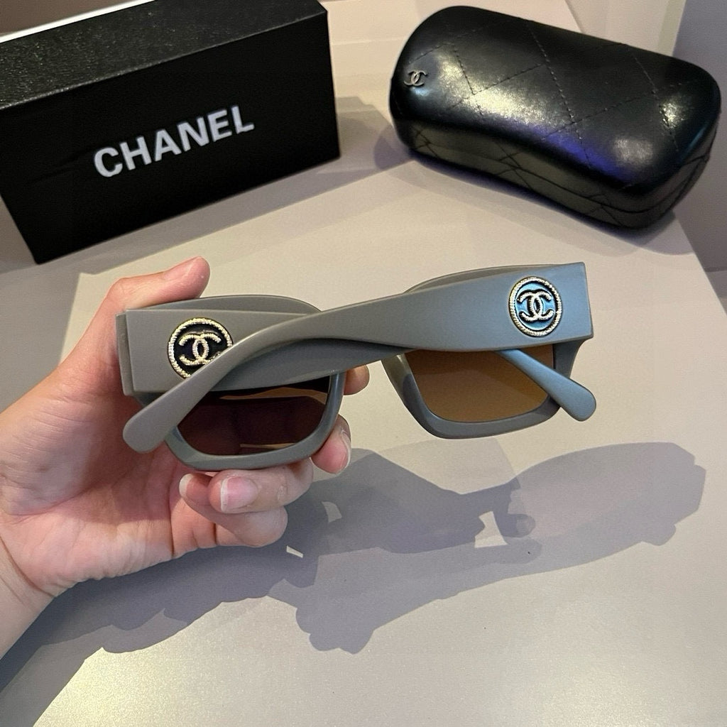 Matte Gray & Black Square Sunglasses