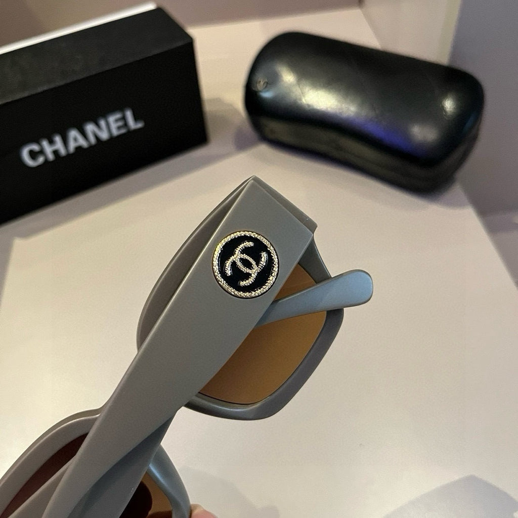 Matte Gray & Black Square Sunglasses