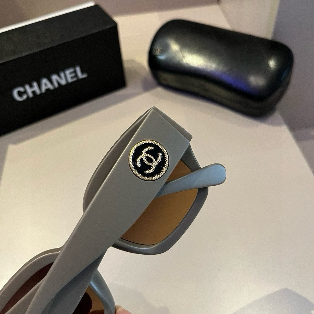 Matte Gray & Black Square Sunglasses