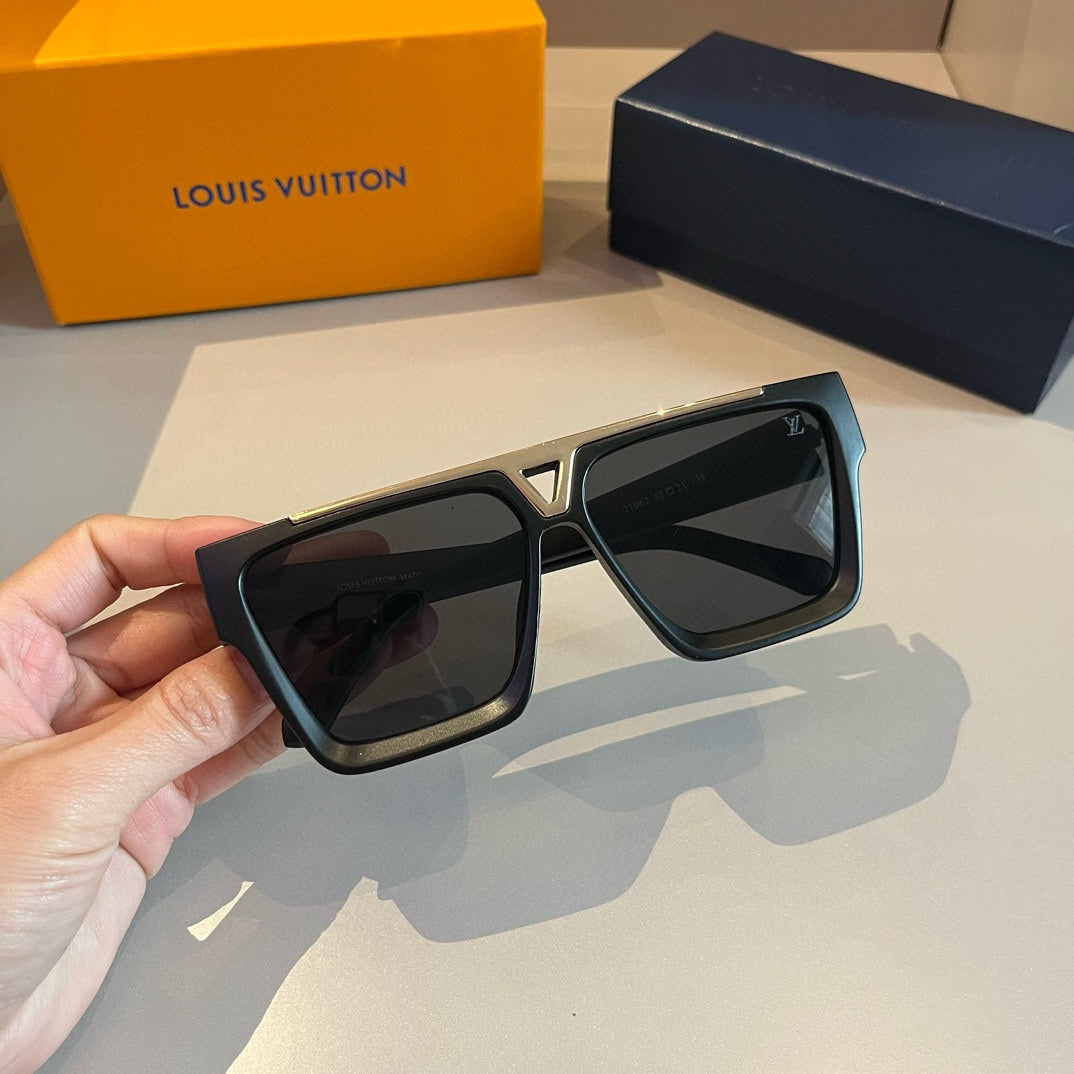 Iconic V-Bridge Square Sunglasses