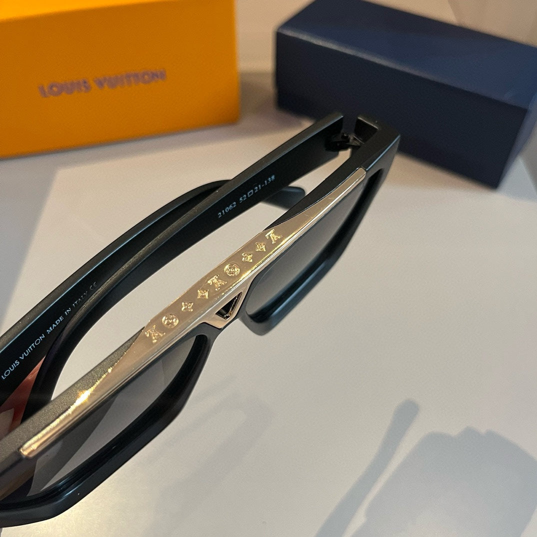Iconic V-Bridge Square Sunglasses