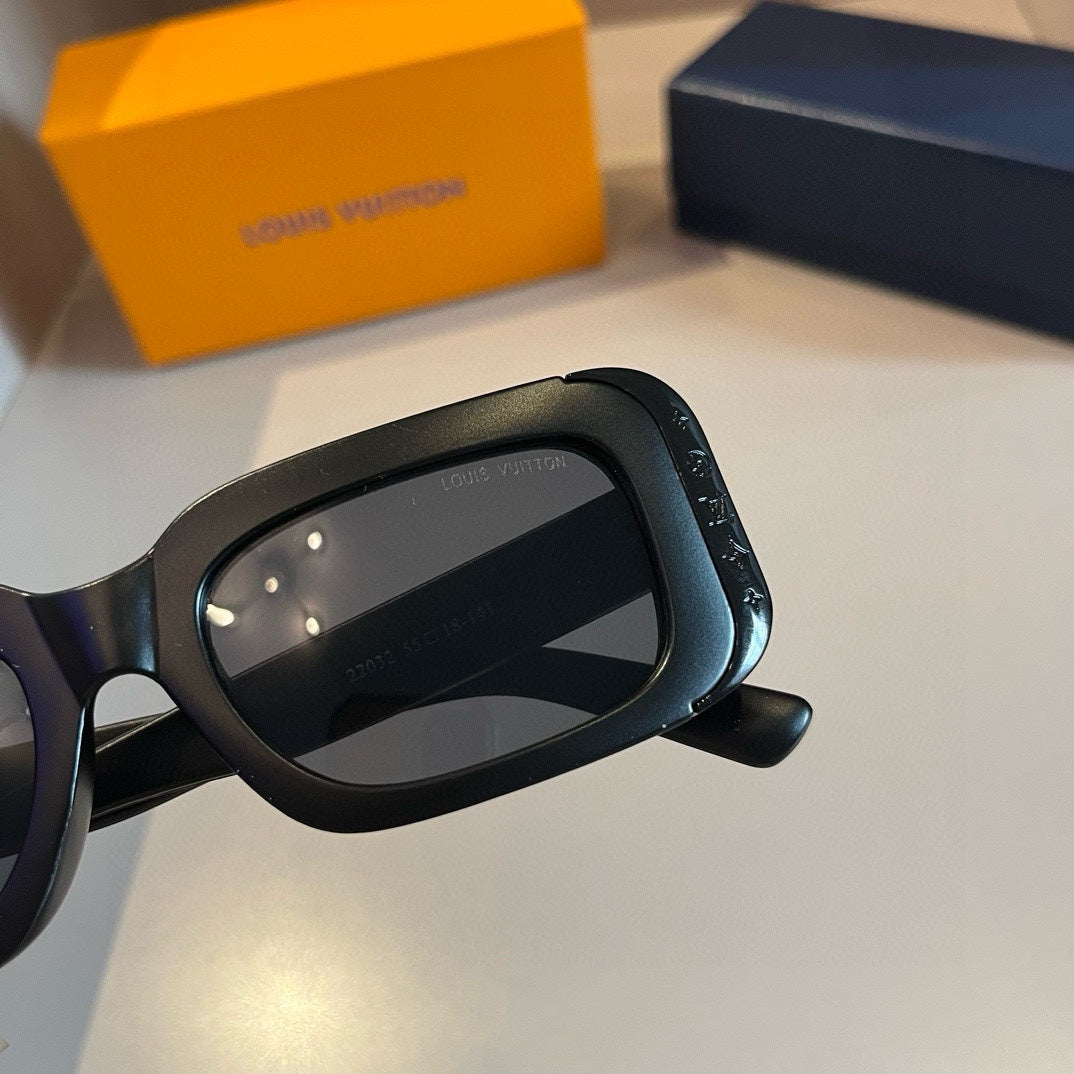 Minimal Monogram Square Sunglasses