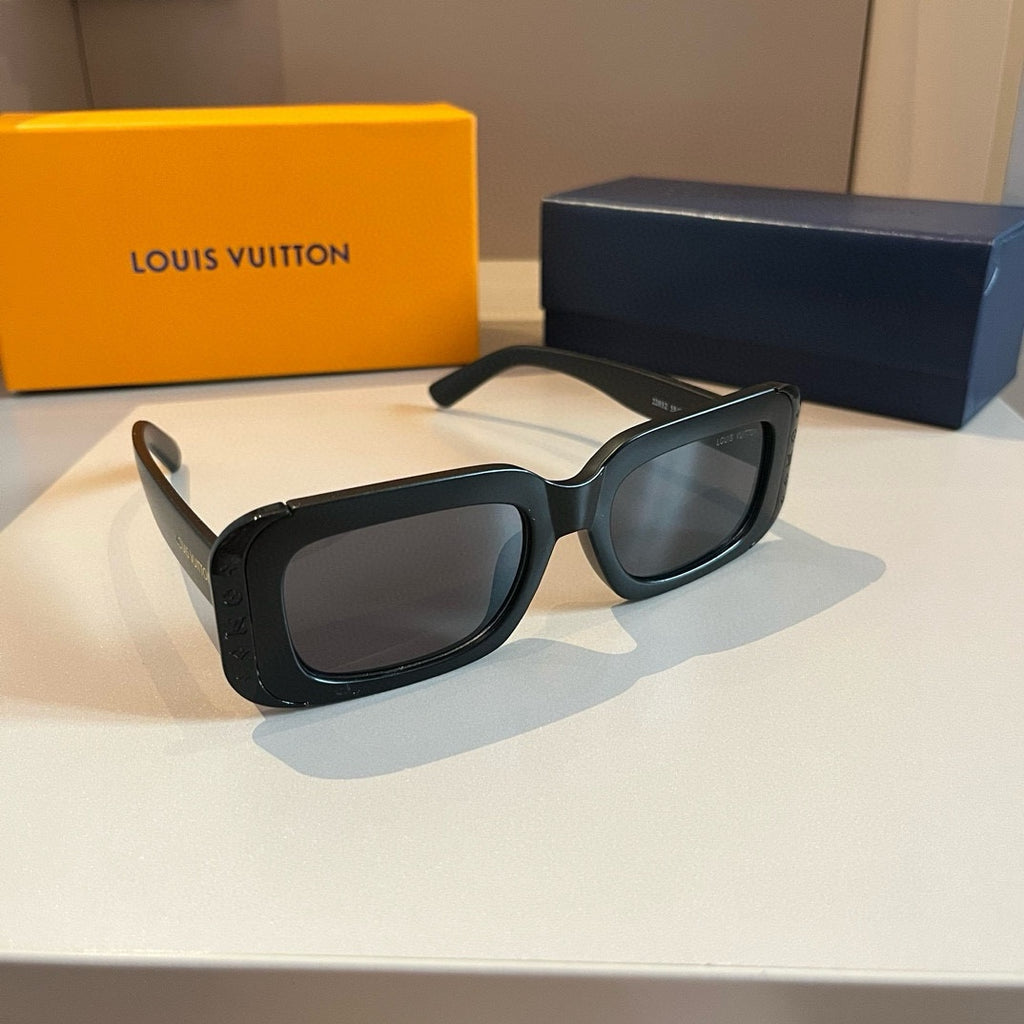 Minimal Monogram Square Sunglasses