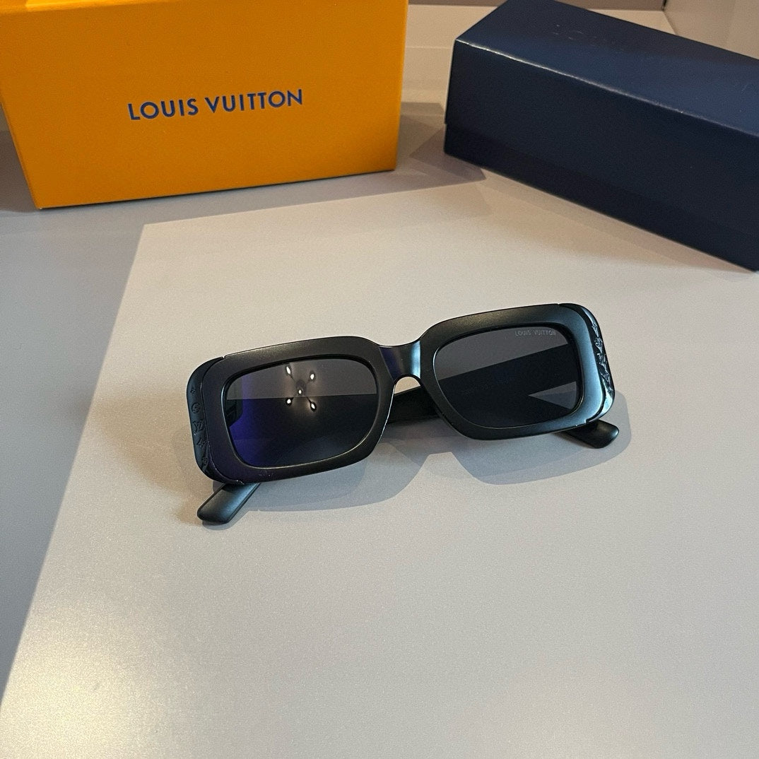 Minimal Monogram Square Sunglasses