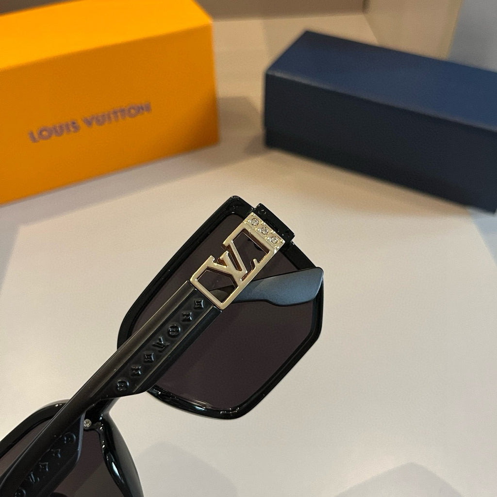 Crystal Detail Black Square Sunglasses