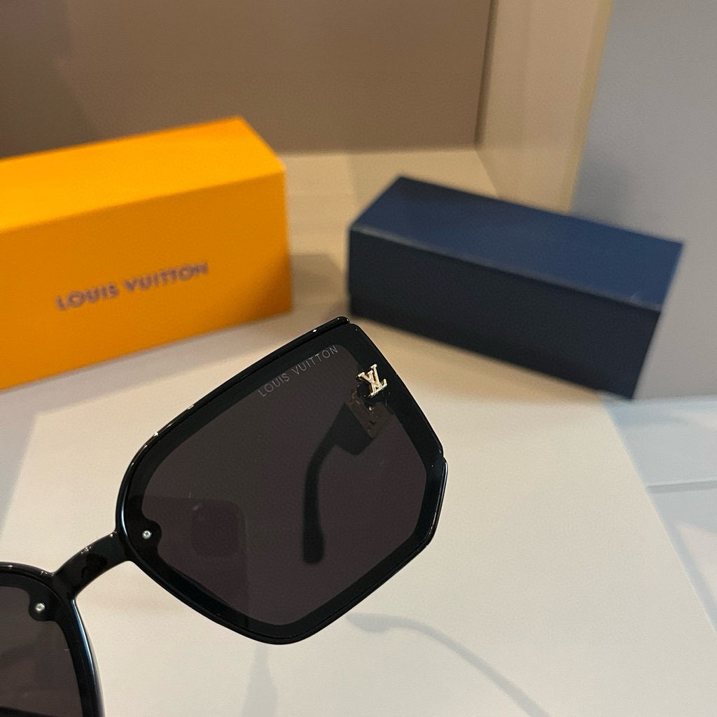 Crystal Detail Black Square Sunglasses