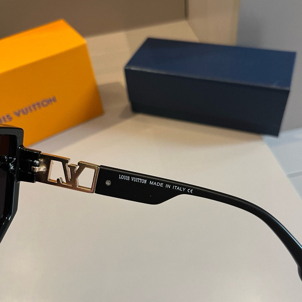 Crystal Detail Black Square Sunglasses