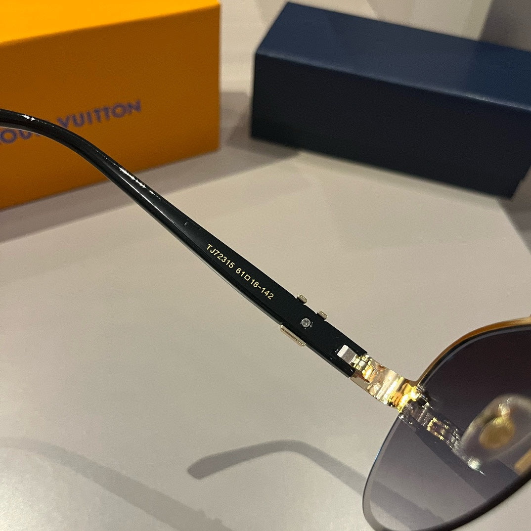 Gradient Lens Aviator Sunglasses