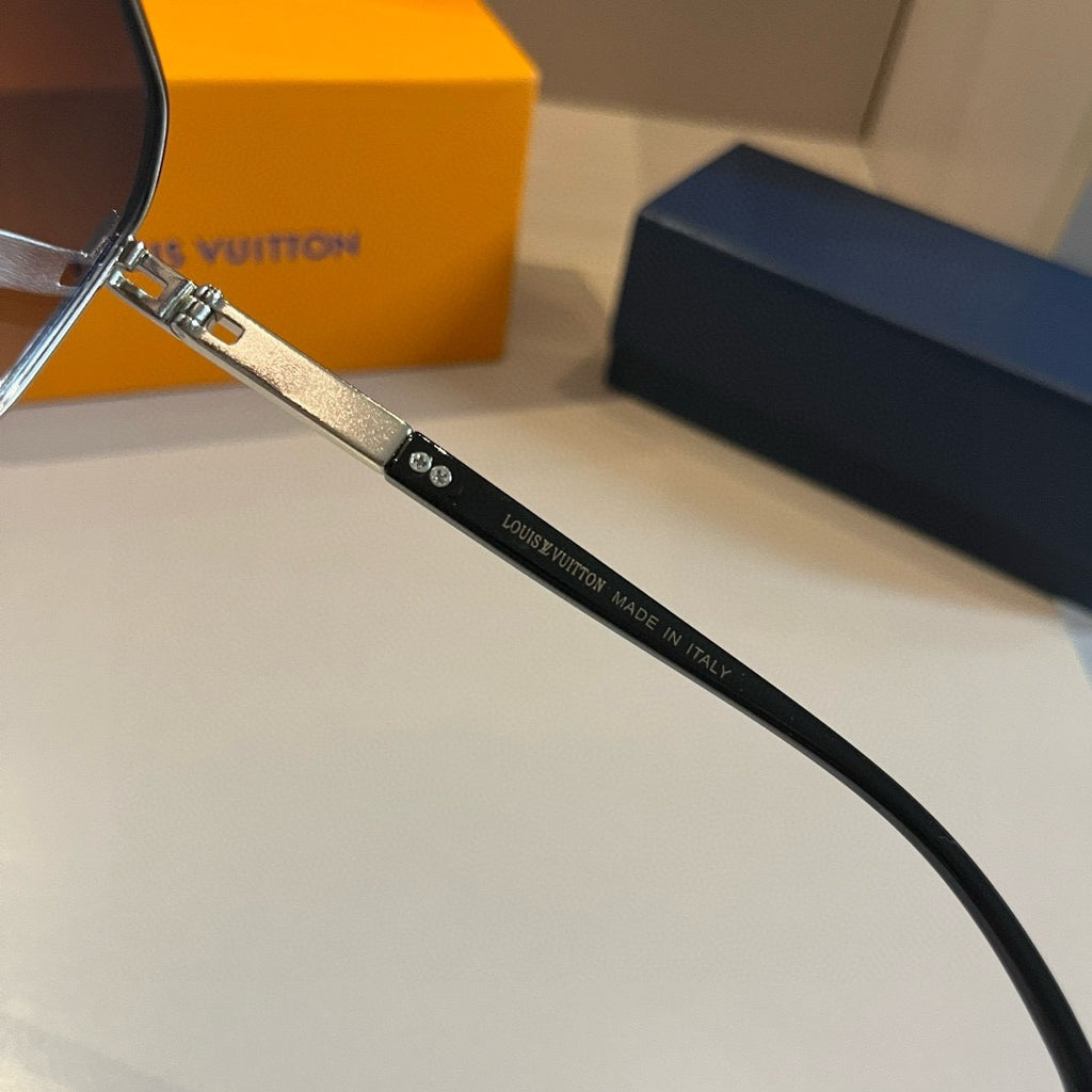 Silver Frame Gradient Aviator Sunglasses