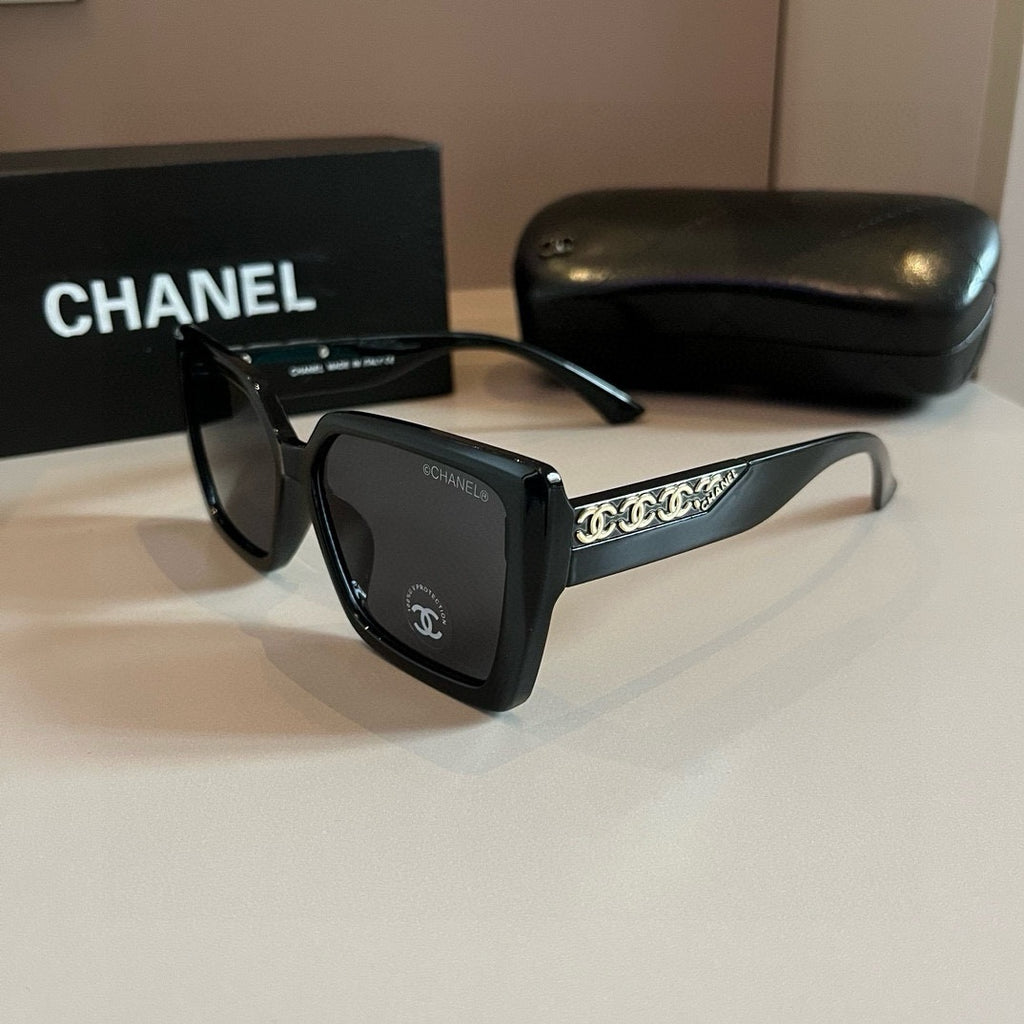 Black Chain-Detail Oversized Square Sunglasses