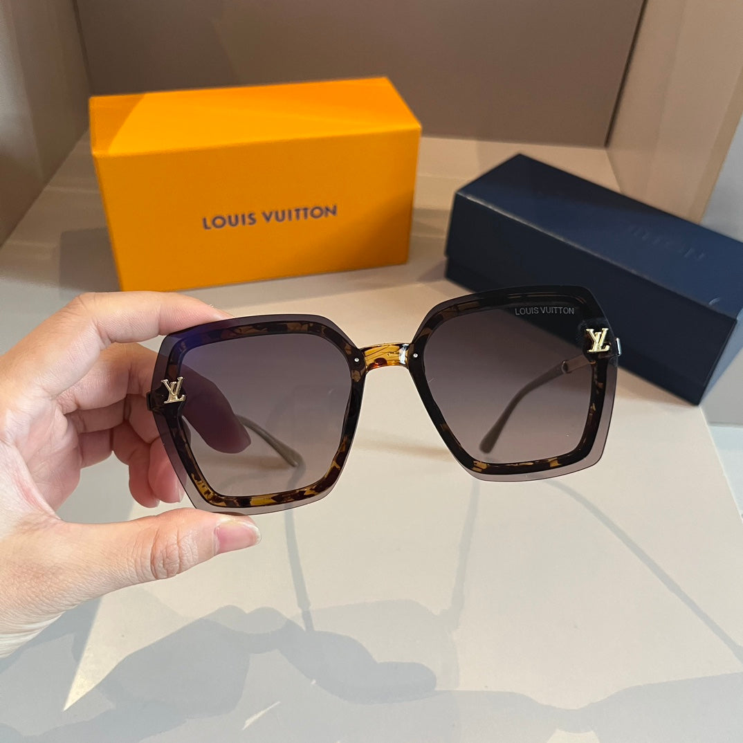 Tortoise Frame Gold Accent Sunglasses