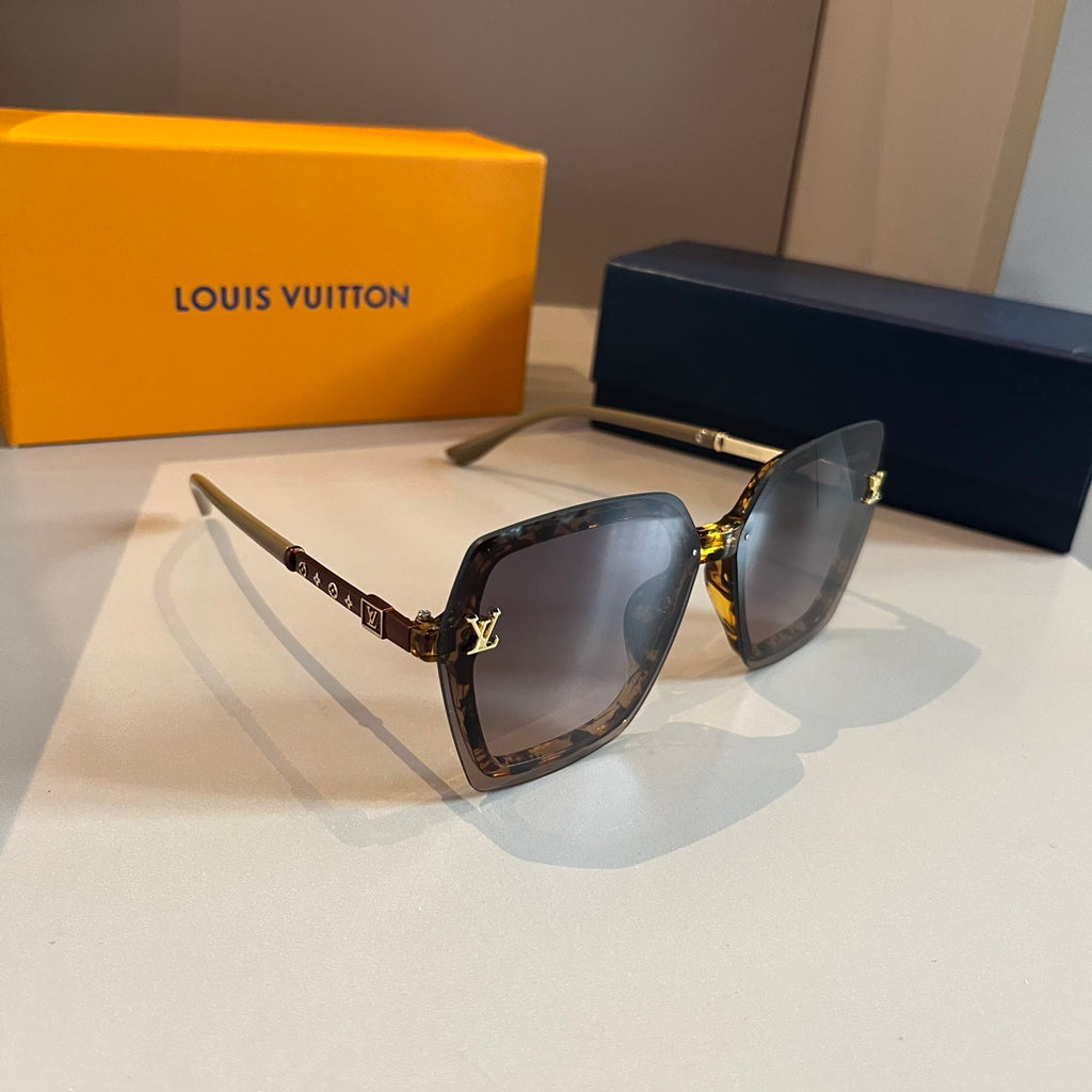 Tortoise Frame Gold Accent Sunglasses