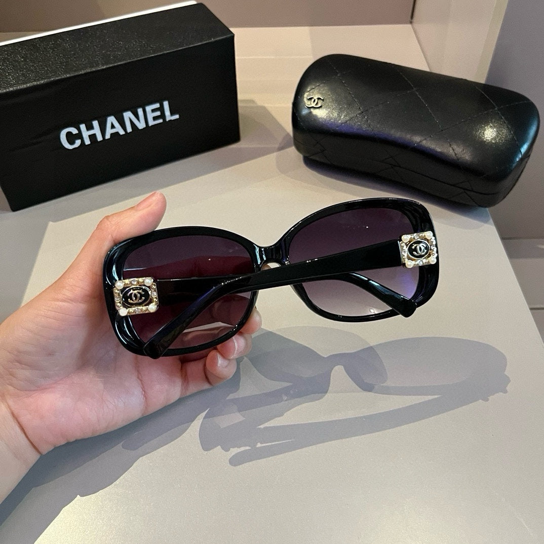 Black Frame Sunglasses