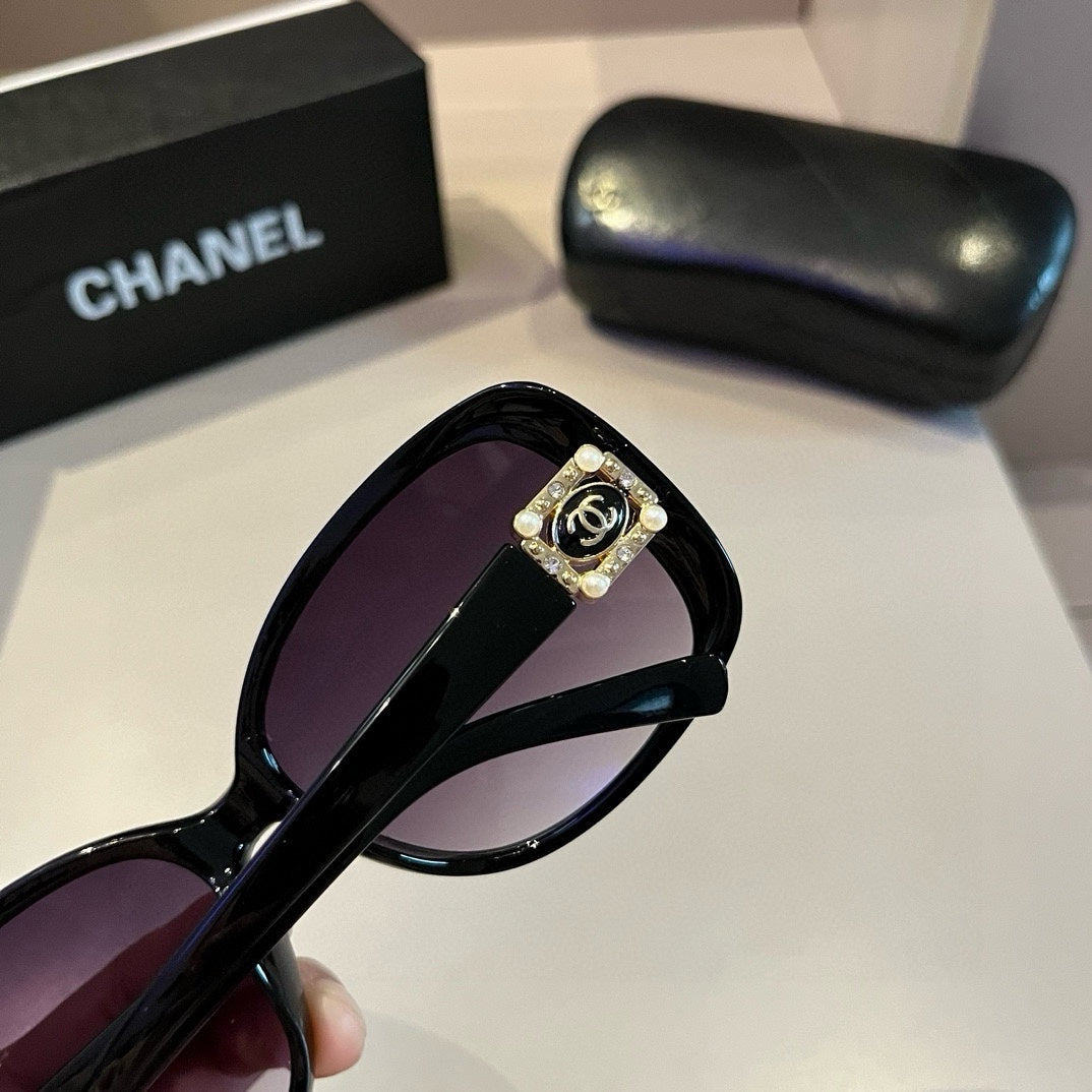 Black Frame Sunglasses