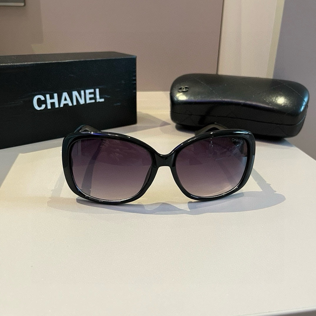 Black Frame Sunglasses