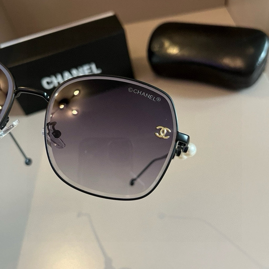 Gold Frame Square Sunglasses