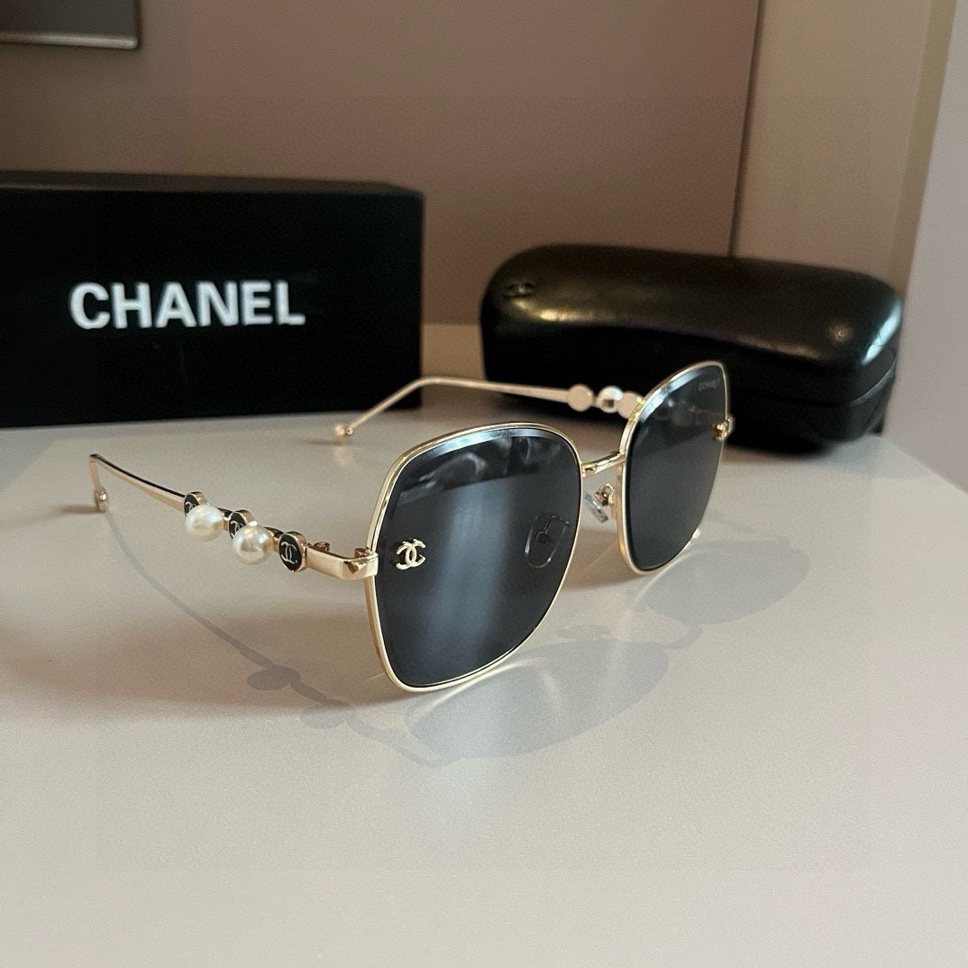 Gold Frame Square Sunglasses