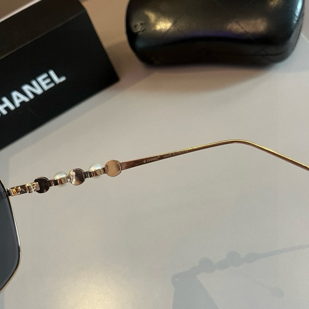 Gold Frame Square Sunglasses