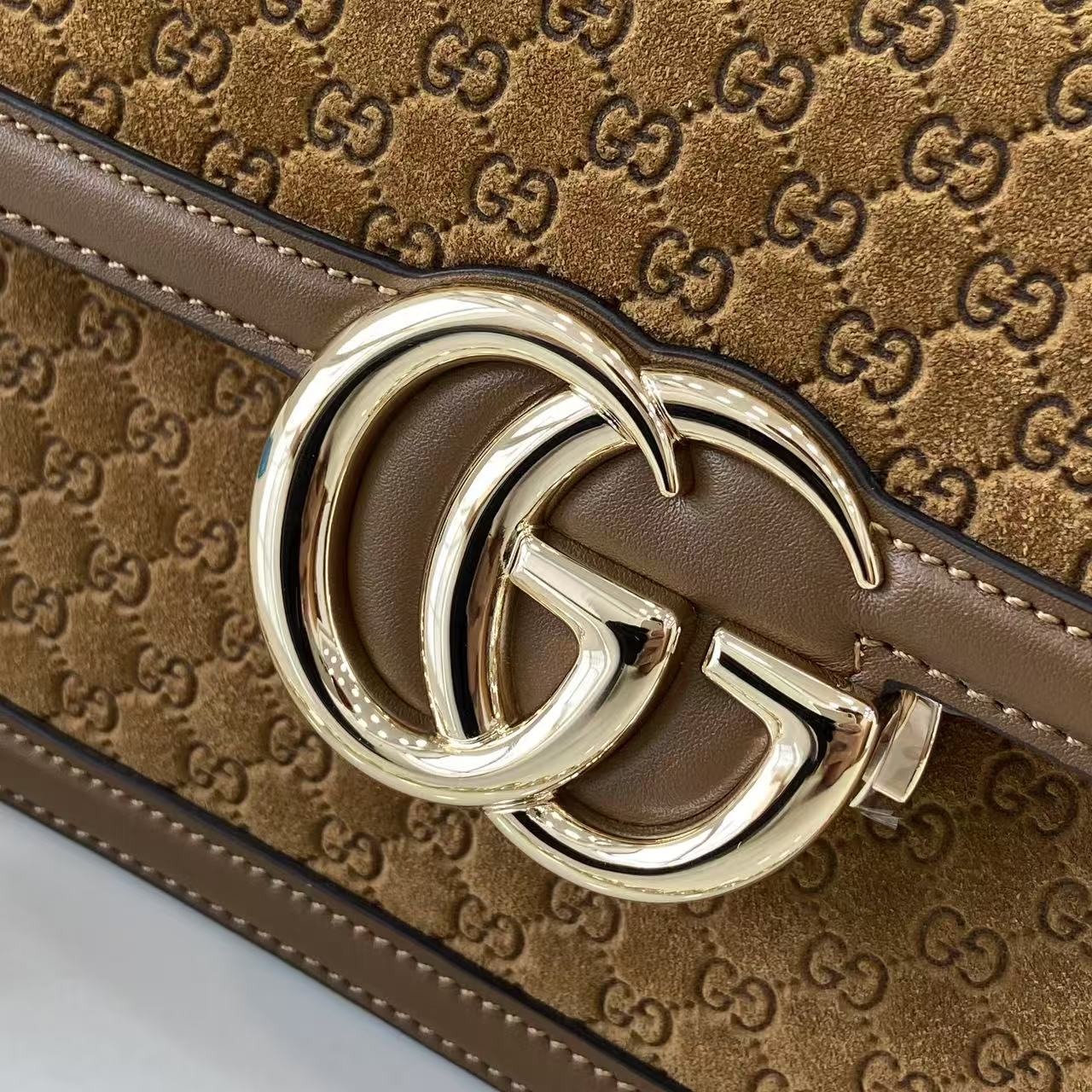 GG Marmont Small Shoulder Bag