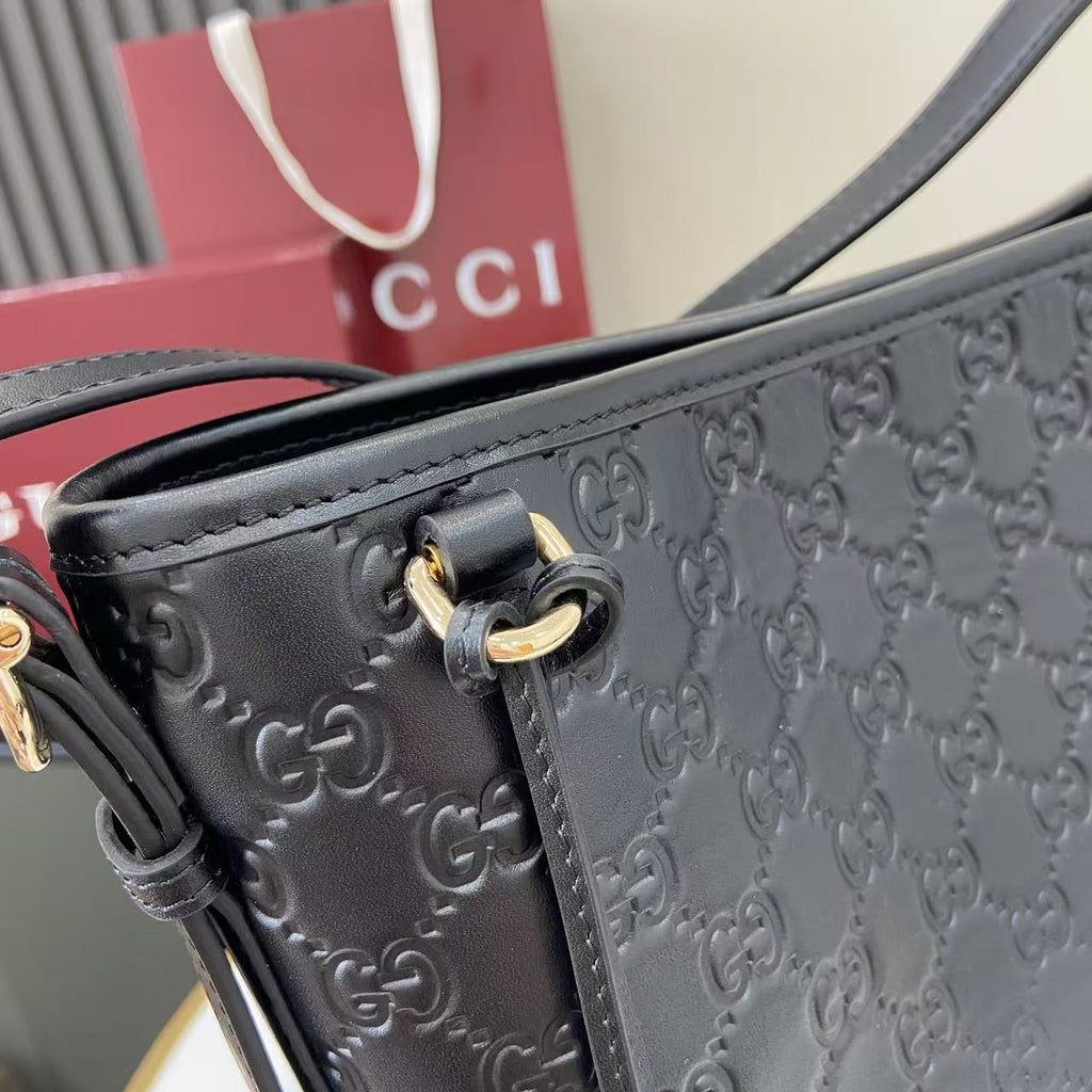 GG Emblem Black Leather Shoulder Bag