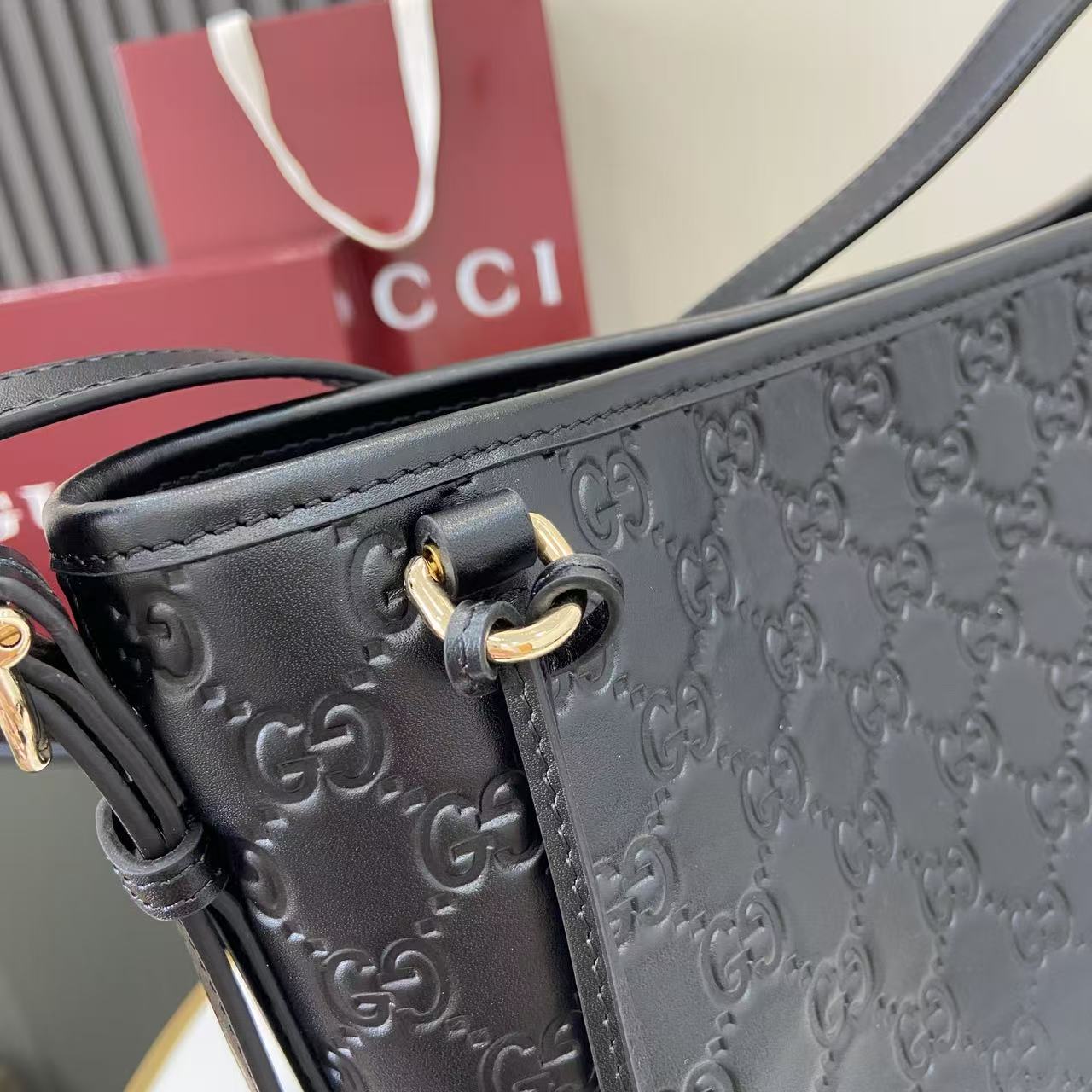 GG Emblem Black Leather Shoulder Bag