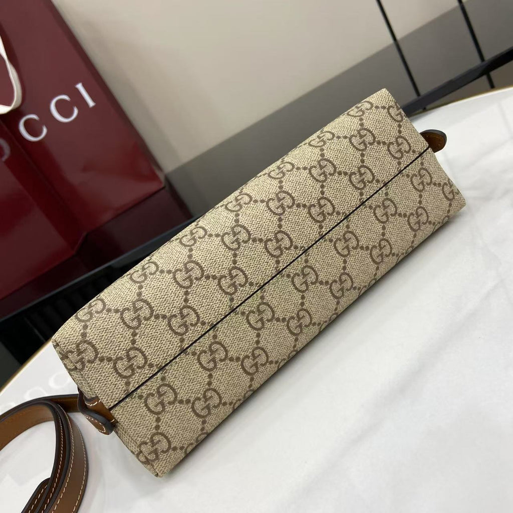 GG Supreme Canvas Shoulder Bag