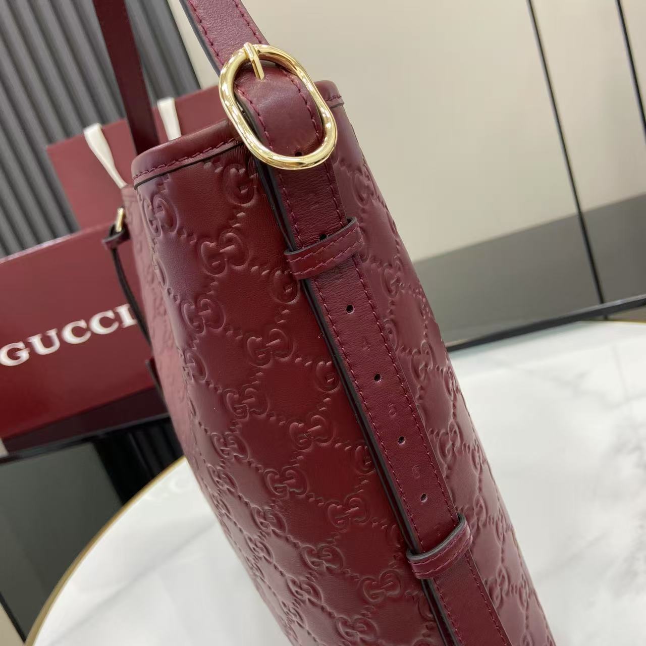 GG Emblem Leather Shoulder Bag