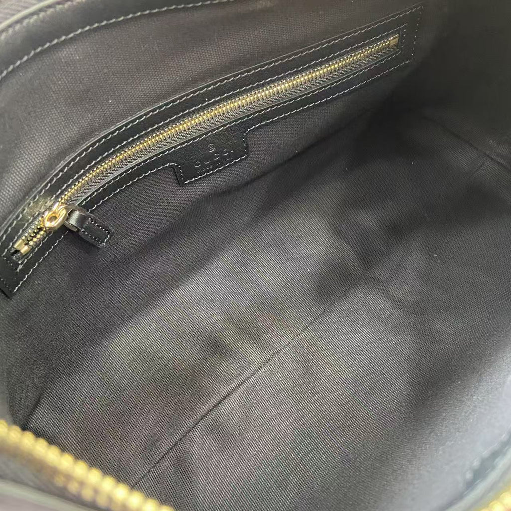 GG Emblem Leather Shoulder Bag