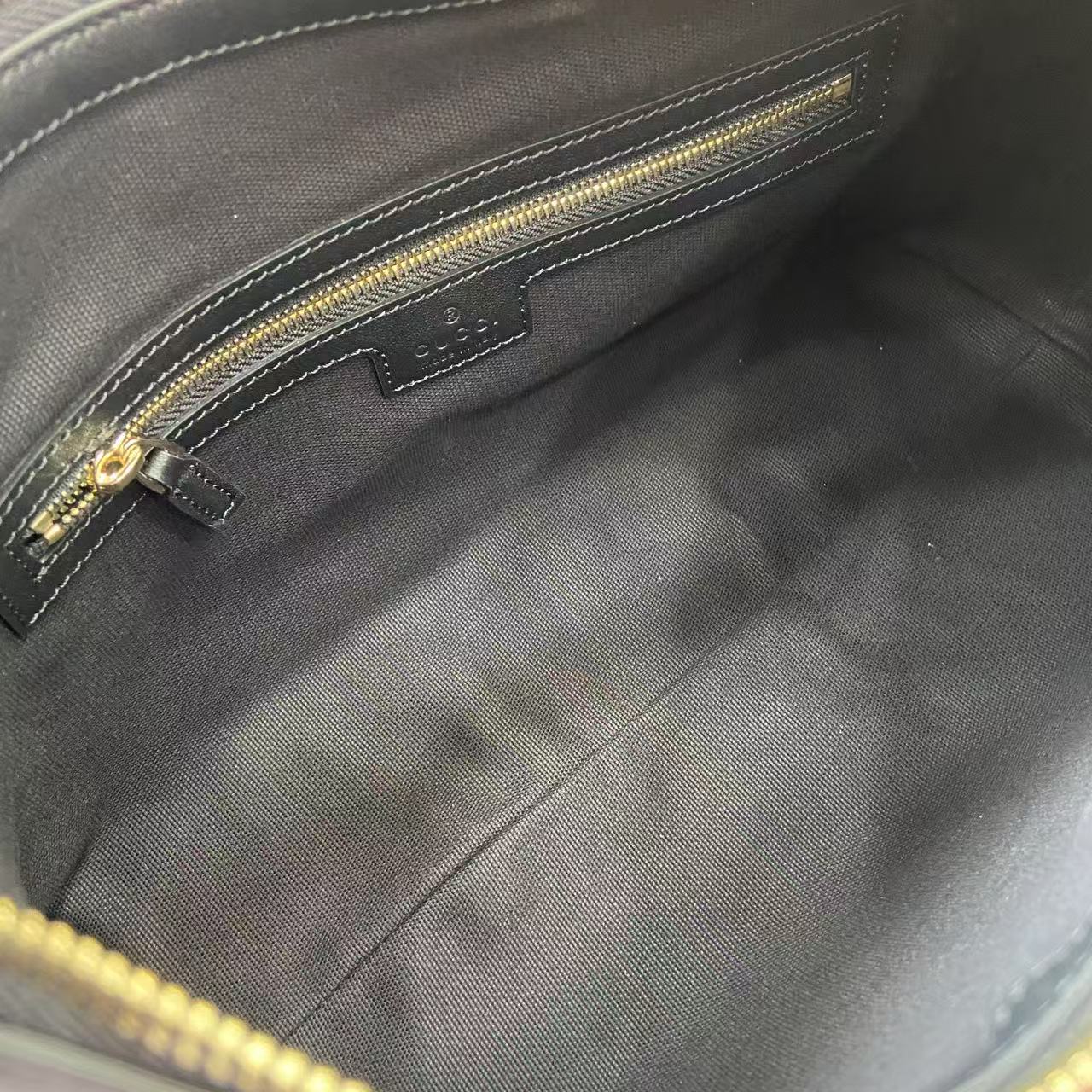 GG Emblem Leather Shoulder Bag