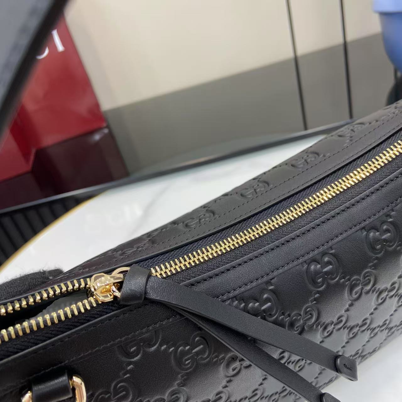 GG Emblem Leather Shoulder Bag